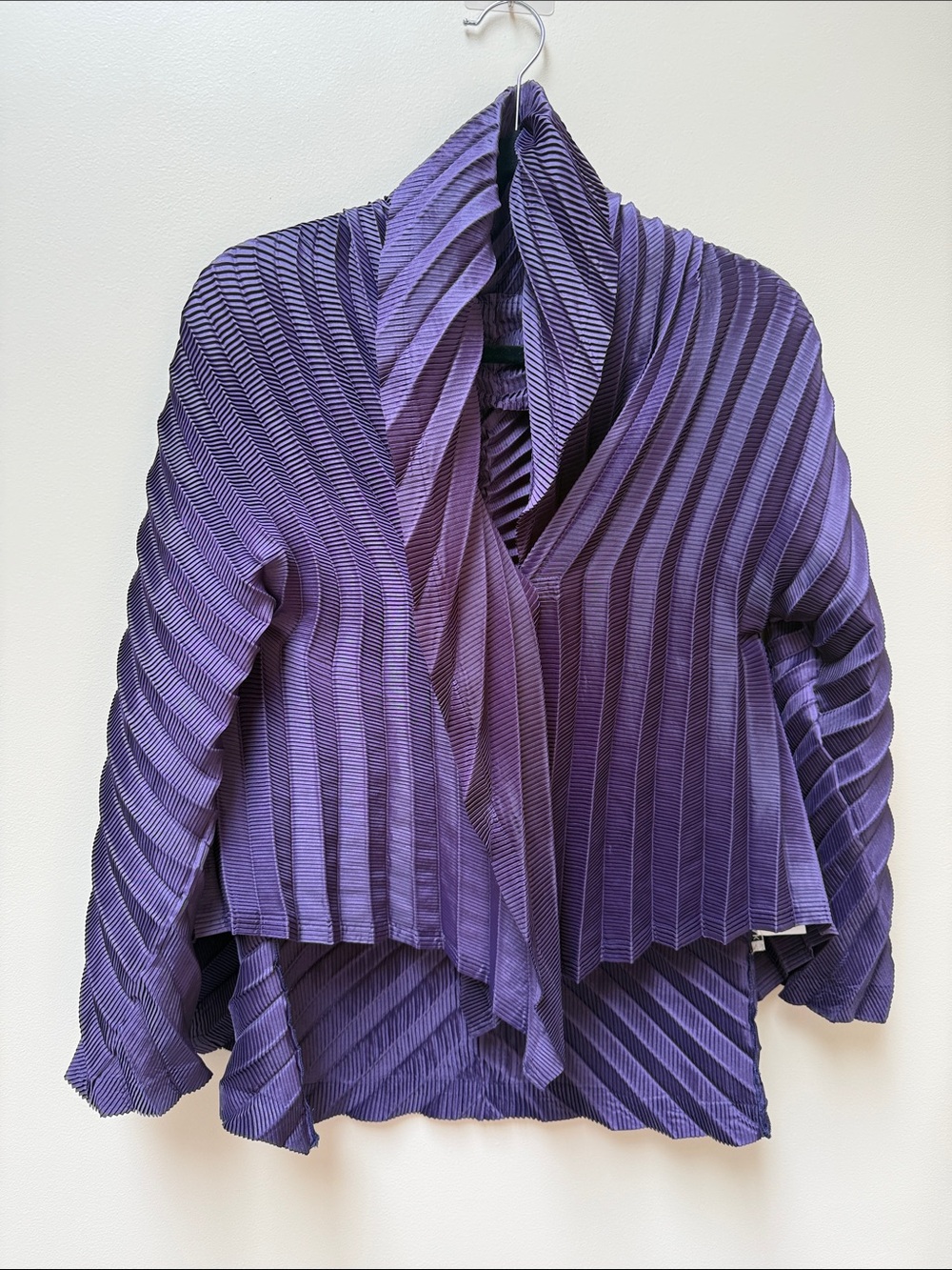 Rare Issey Miyake Pleated Jacket in Deep Purple Size 2 - Picture 2 of 9
